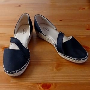 Life Stride Espadrille shoes size 8M